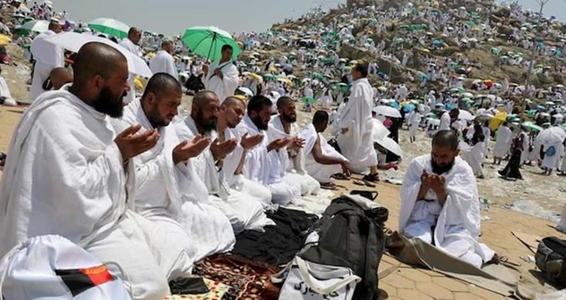 آیا لازم است برای سفر حج فیش حج دریافت نماییم؟